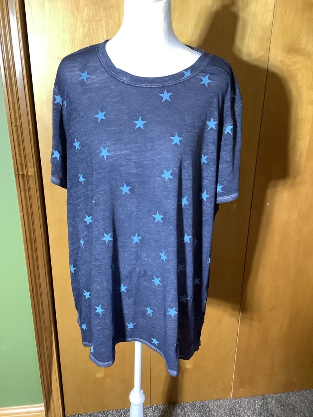 Lucky Brand navy with stars lightweight Tshirt, size 2X